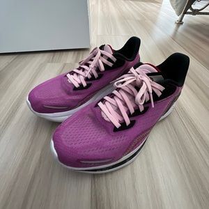 Saucony running shoes